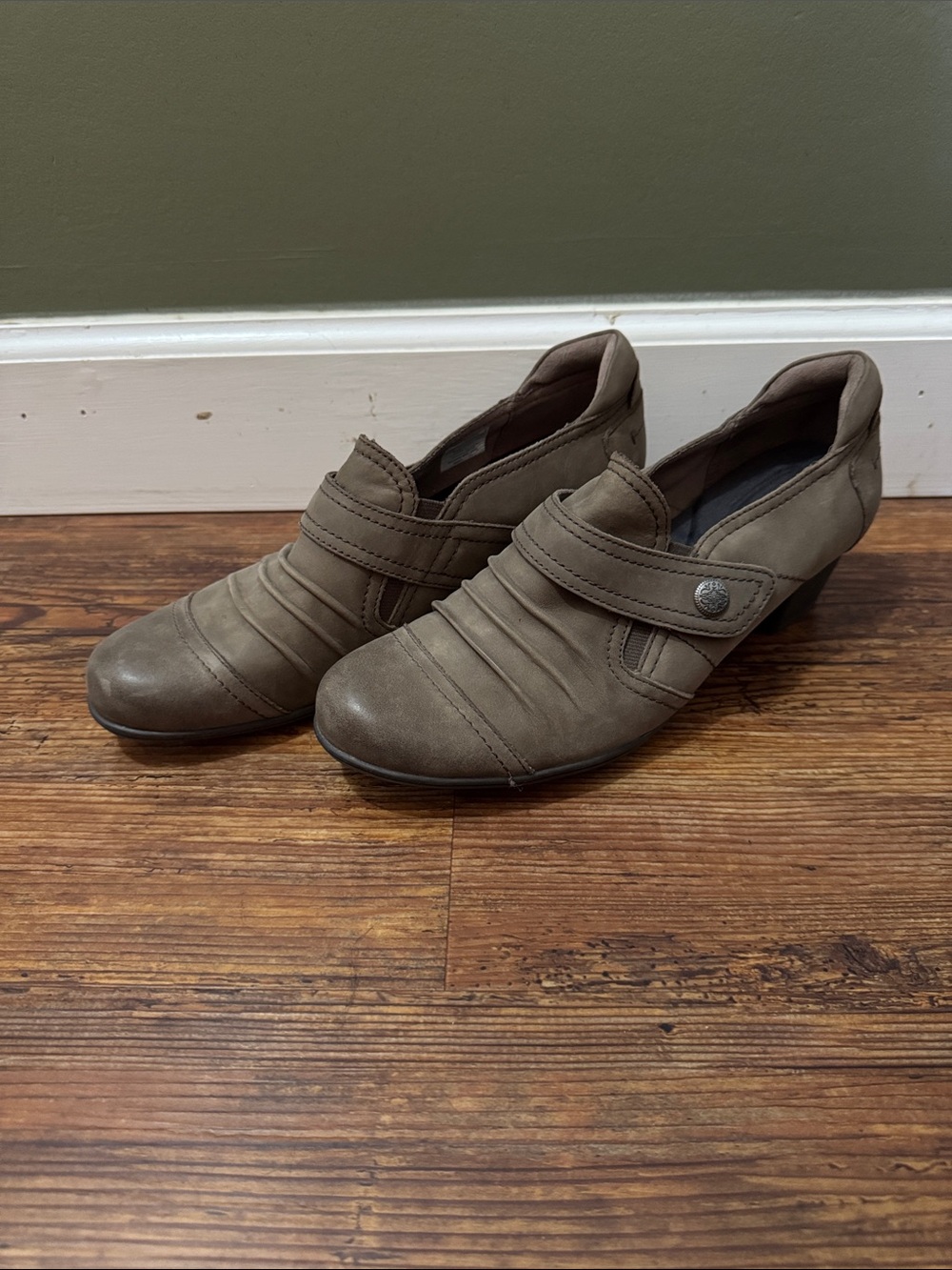 Rockport Women's Taupe Heeled Slip-On Loafers